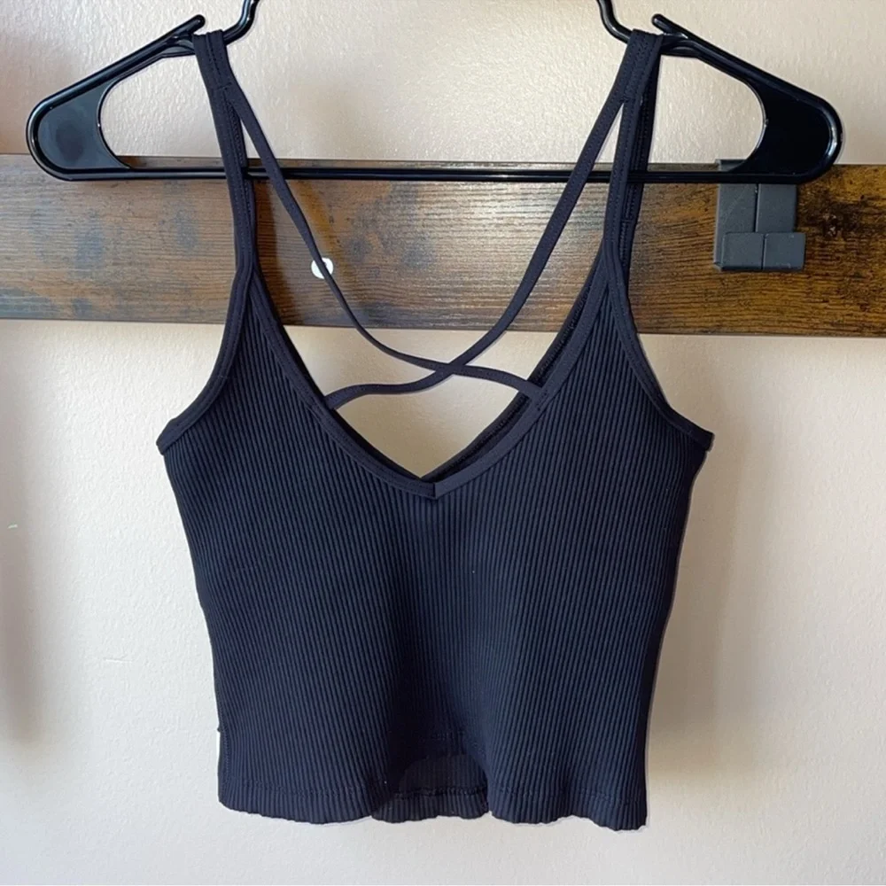 Vuori Women's Black Ribbed Tank Top - Picture 5 of 10